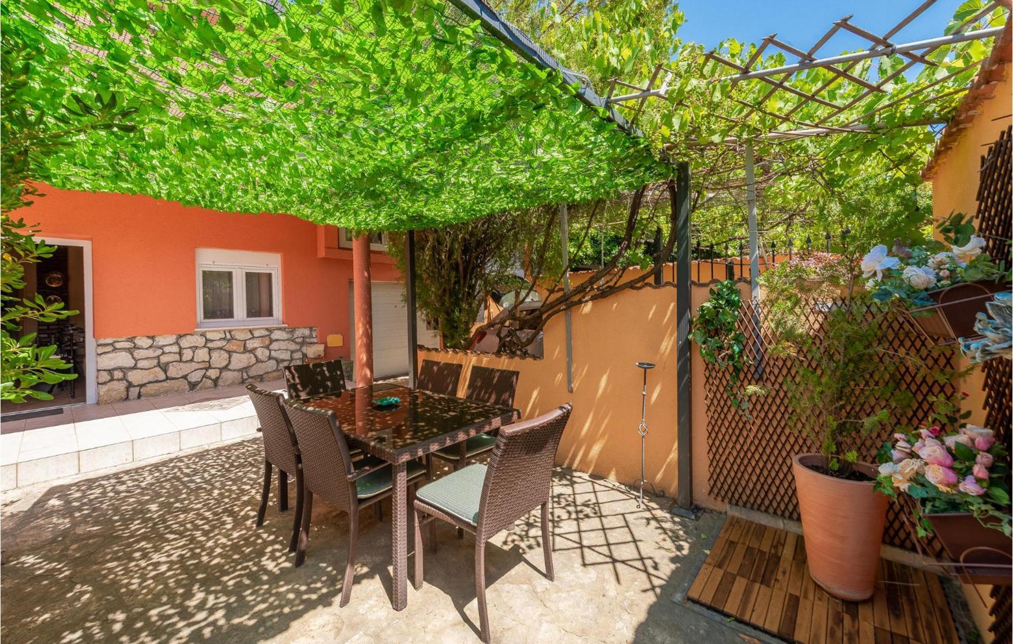Cozy Home In Vrsi With Wifi Exterior foto