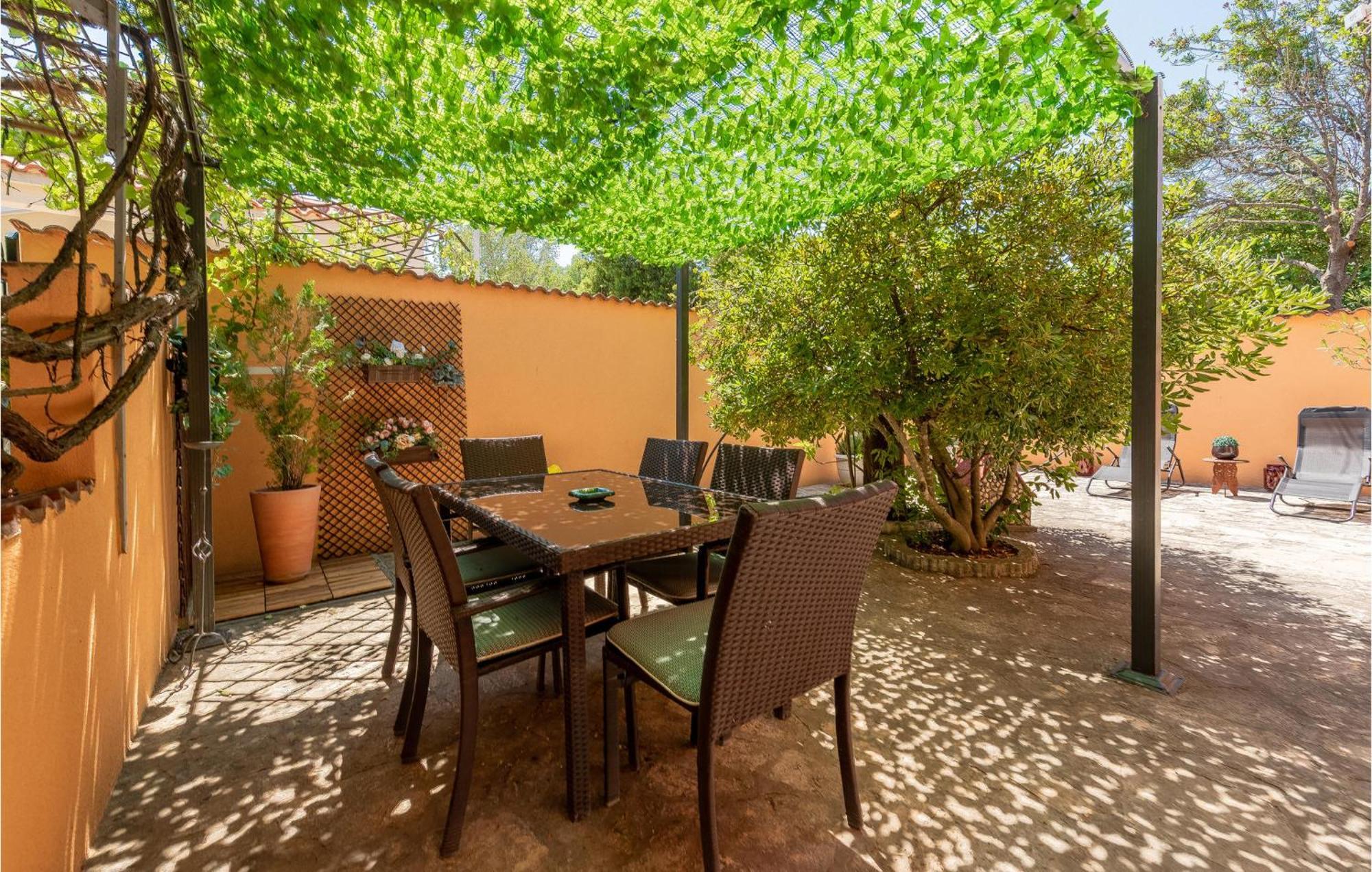 Cozy Home In Vrsi With Wifi Exterior foto